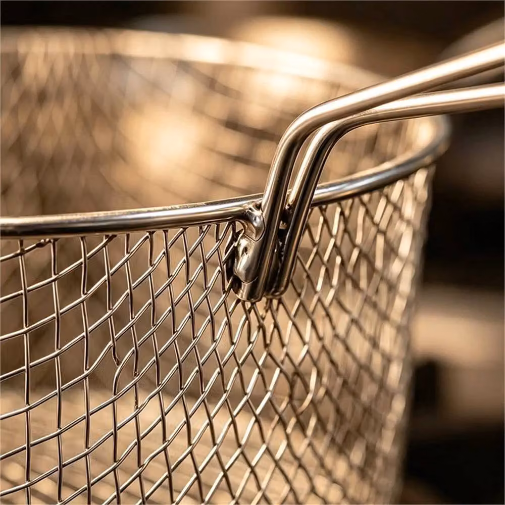 NESTLUNE Silver Round Mesh Wire Chip Pan Fryer Baskets with Handles, Diameter: 22.86 cm – 2