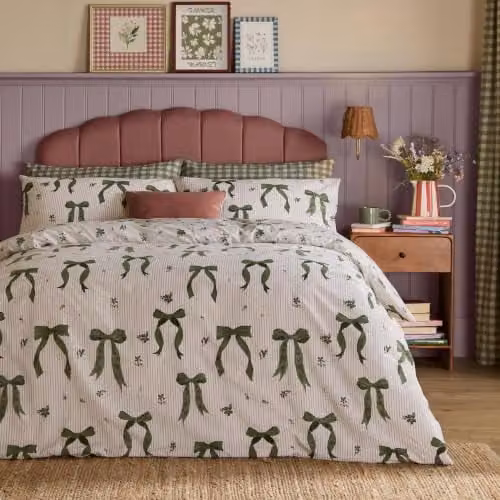 Furn Belle Stripe Reversible Duvet Cover Set in Green, 200 x 200 cm