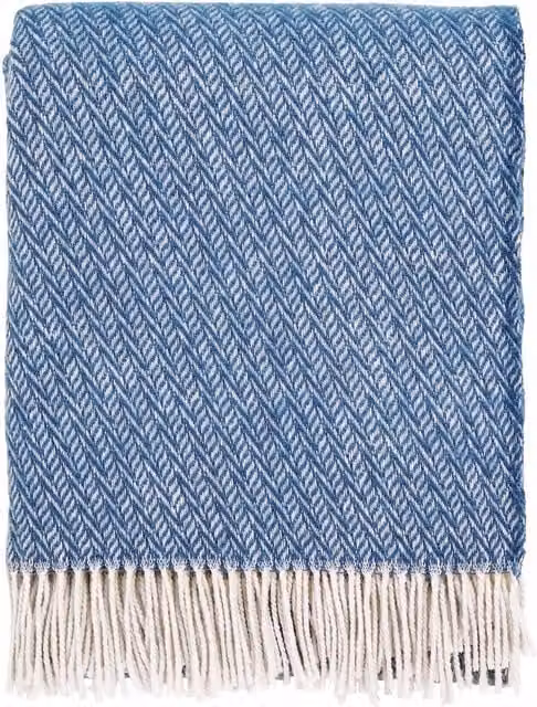 Murmur Cara Wool Throw with Fringes in Blue, W/D/H: 130 x 170 cm