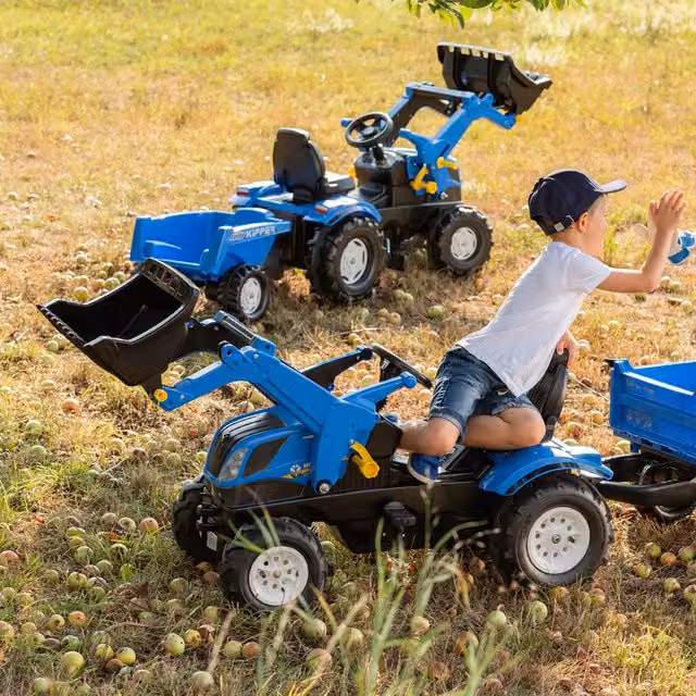 New Holland T7 Blue Electric Ride-On Tractor with Pneumatic Tyres