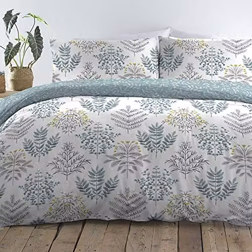 Dreams and Drapes Emily Easy Care Reversible Floral Duvet Cover and Pillowcase Set, Blue and White, W/H: 140 x 200 cm, Pillowcase: 90 x 200 cm – 1