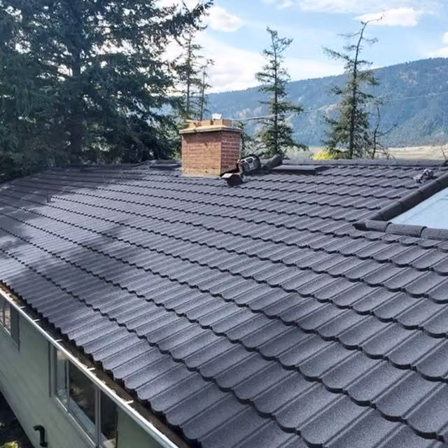 Livingandhome 5-Piece Galvanised Asphalt Shingle Roofing Sheets in Anthracite Grey, Width: 134 cm