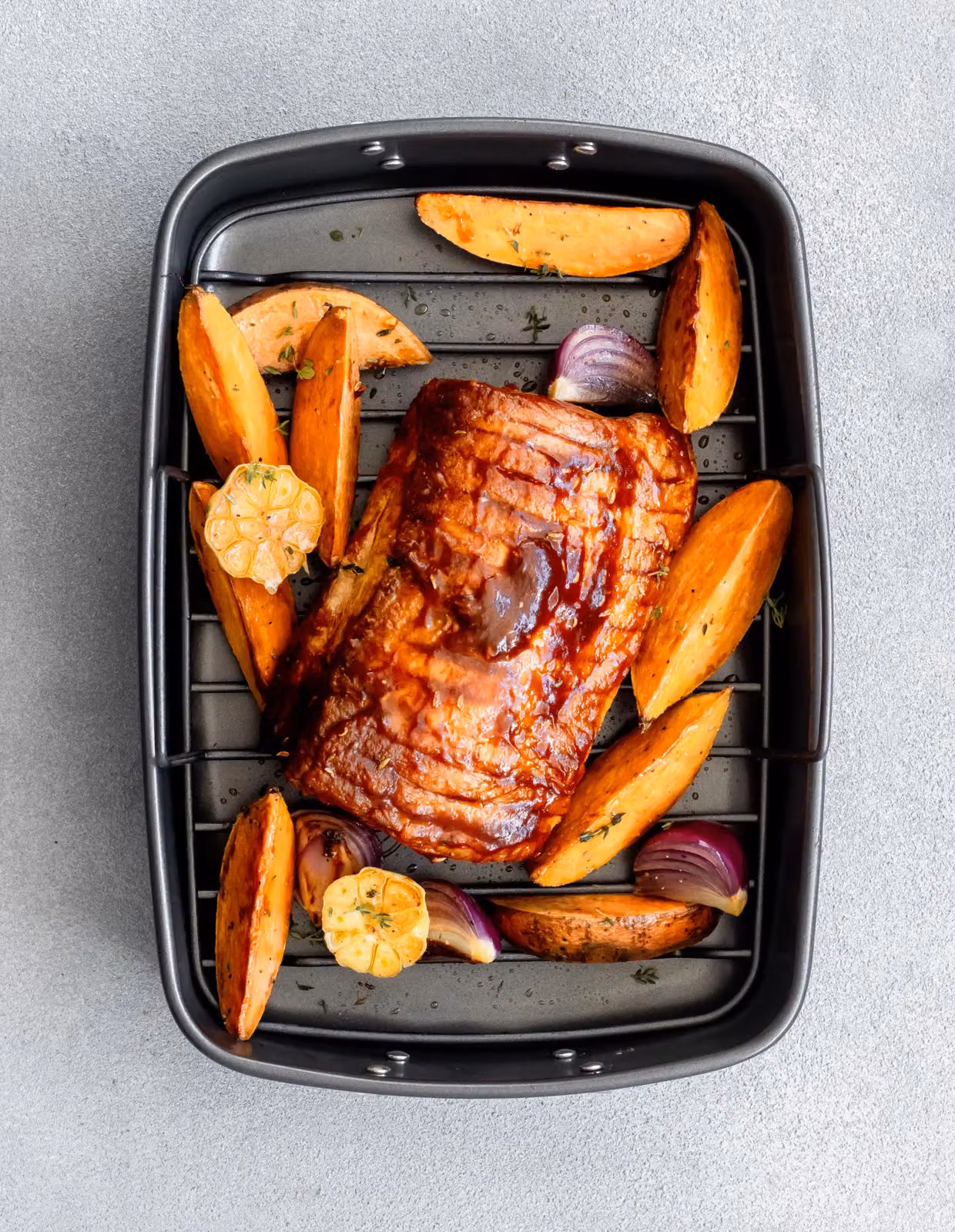 MasterClass Non-Stick Carbon Steel Roasting Dish with Rack, Grey, W: 40 cm, D: 28 cm, H: 7.5 cm – 9
