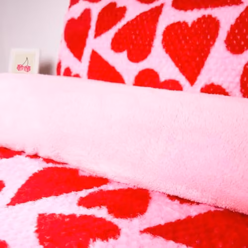 OHS Reversible Waffle Sherpa Fleece Duvet Cover and Pillowcase Set with Heart Print in Pink and Red, W/D/H: 135 x 200 cm – 3