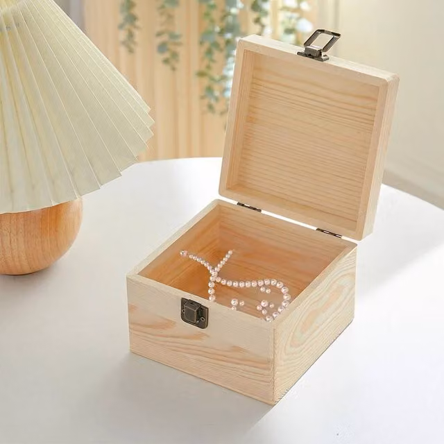 KORVIXA Large Solid Pine Wooden Jewellery Storage Box with Lid in Brown and Sand, W: 50 cm – 1