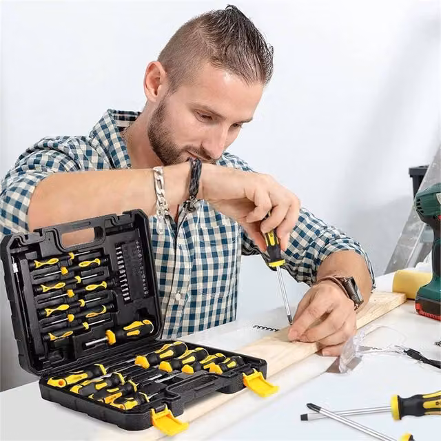 VOGREX 42-Piece Magnetic Screwdriver Set with Cross and Flat Heads in Black Steel – 1
