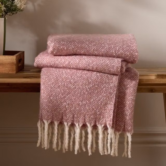 Wylder Nature Isla Woven Throw with Fringes in Pink, W/D/H: 130 x 180 cm