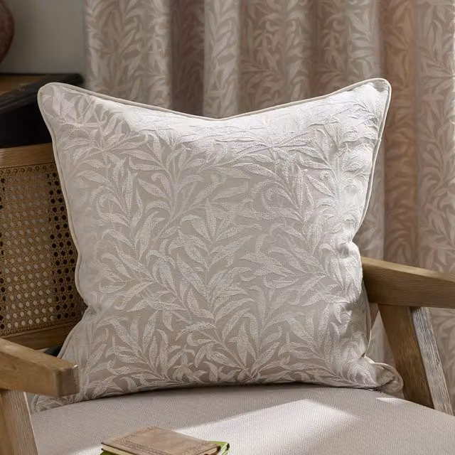 Morris & Co Willow Bough Floral Jacquard Square Cushion in Beige, W/D/H: 55 x 55 x 55 cm – 1