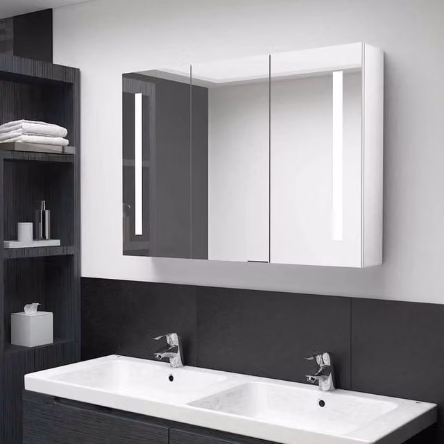 Berkfield Home LED Bathroom Mirror Cabinet in Shining White, W/D/H: 89 x 14 x 62 cm – 1