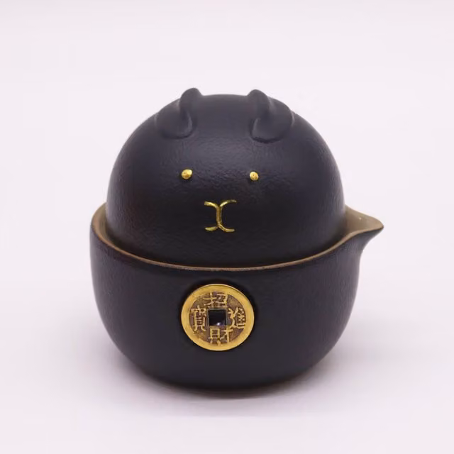 KDMK Money Cat Ceramic Teapot Set with 2 Cups and Travel Case in Black and Gold