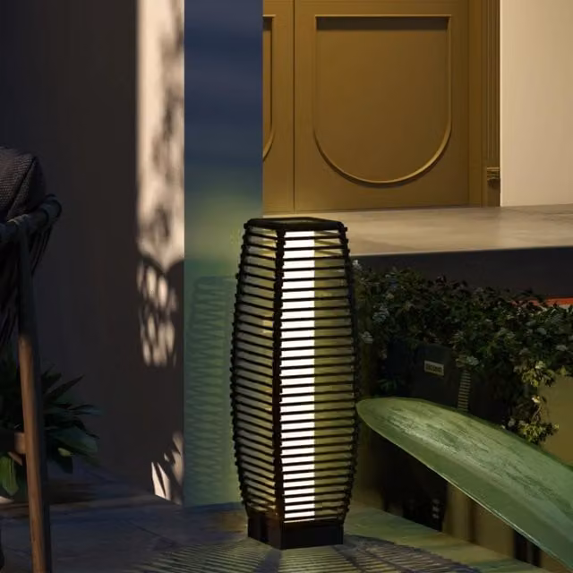 Chilli Seating Grey Rattan Solar LED Floor Lamp