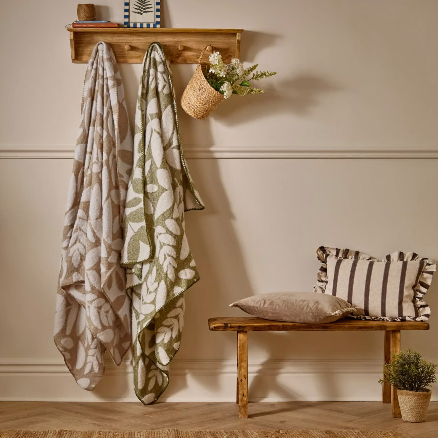 Wylder Nature Hazel Woven Floral Throw in Green, W: 130 cm, D: 180 cm – 4