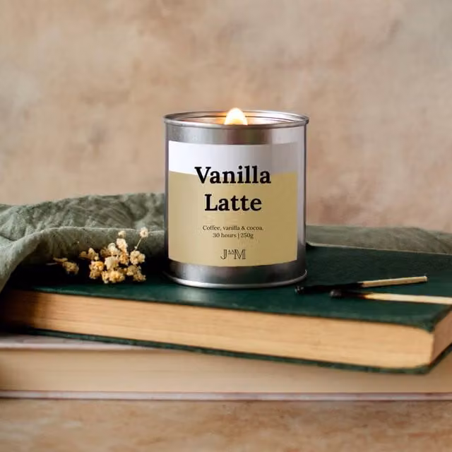 JAAM Vanilla Latte Wood Wick Tabletop Candle in Silver – 1