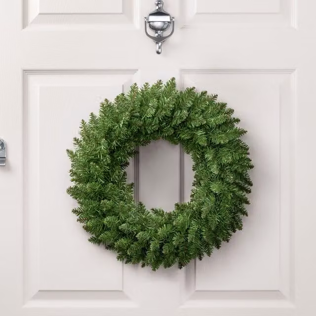 Christow Artificial Plain Xmas Spruce Wreath Front Door Decoration, Green, Diameter: 45 cm – 1