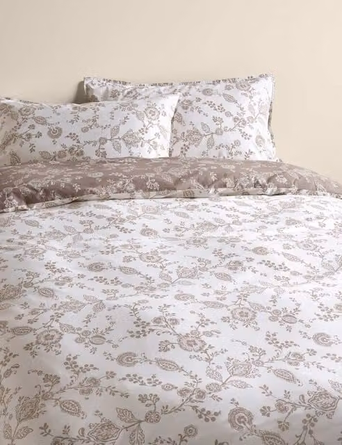 M&S Cotton Rich Trailing Floral Bedding Set in Beige and White, W: 180 cm x D: 200 cm