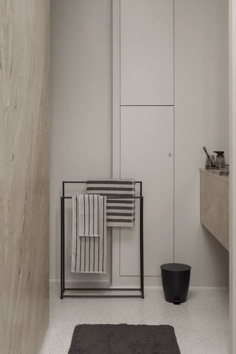 Blomus ARTO Striped Cotton Bath Towel in Off-White, W: 70 cm x H: 140 cm