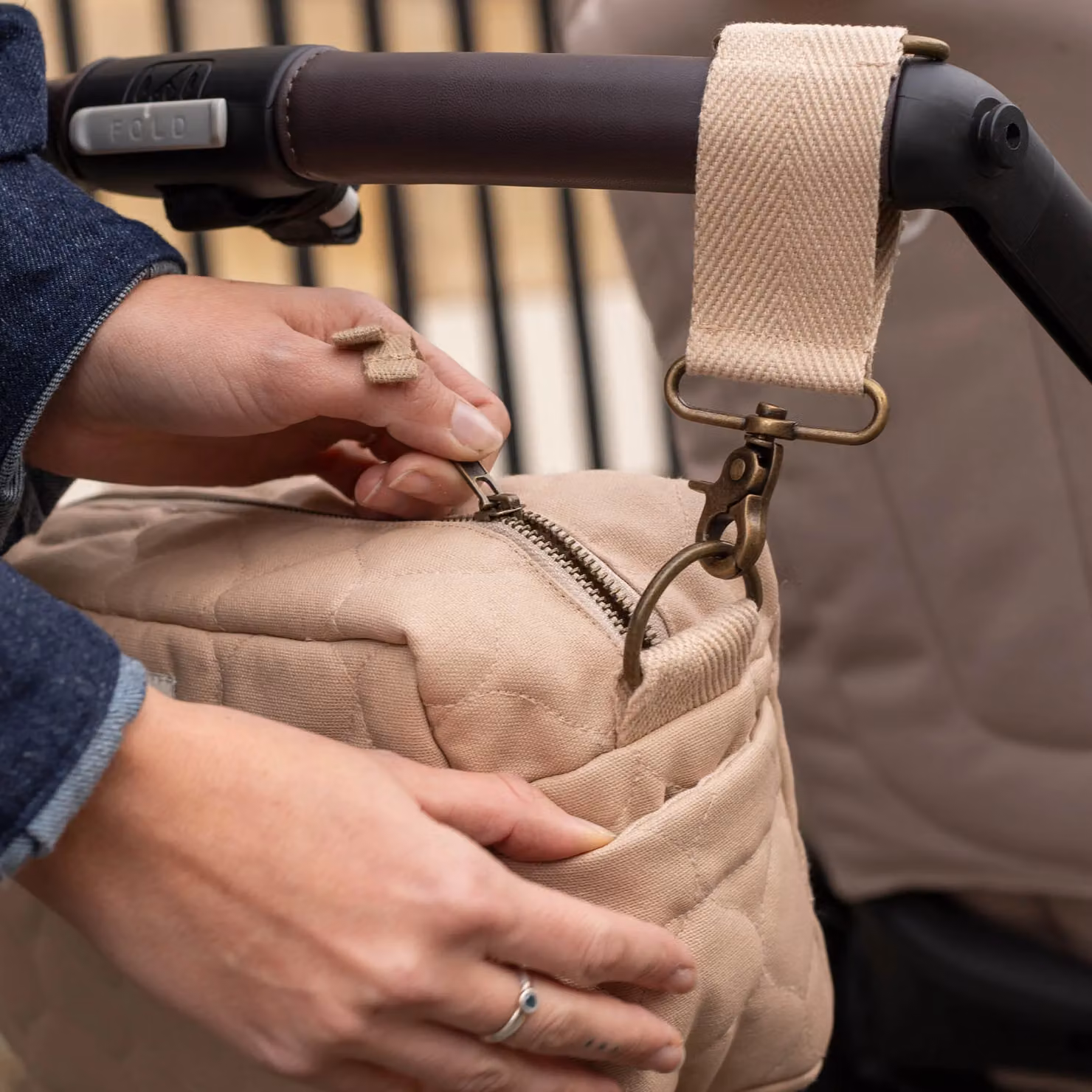 Avery Row Messenger Crossbody Pram Organiser Bag in Beige – 7