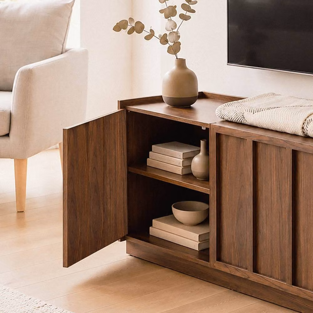 CALICOSY ABEL 3-Door TV Stand in Dark Brown Walnut Effect with Shelf, W: 140 cm, D: 40 cm, H: 45 cm – 4