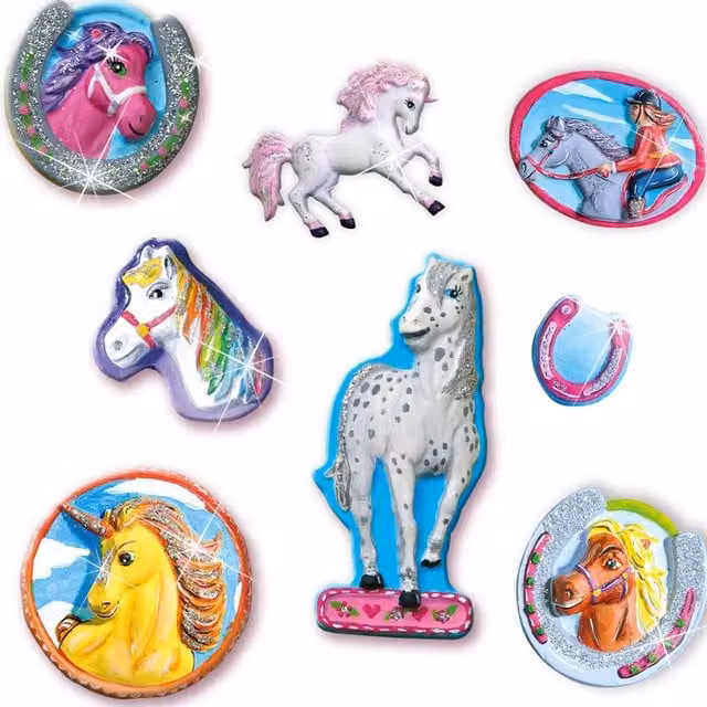SES Fantasy Horses Casting and Painting Kit in White and Multicolour
