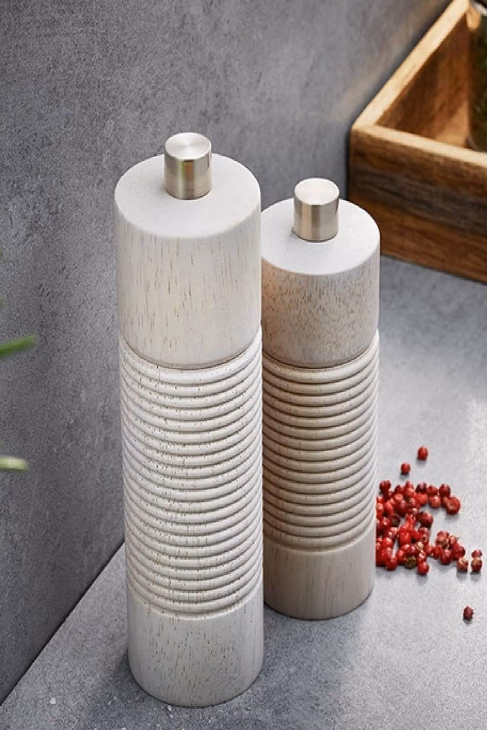 Gefu Tedoro Manual Salt or Pepper Grinder in White Wood and Ceramic, Height: 18 cm – 2