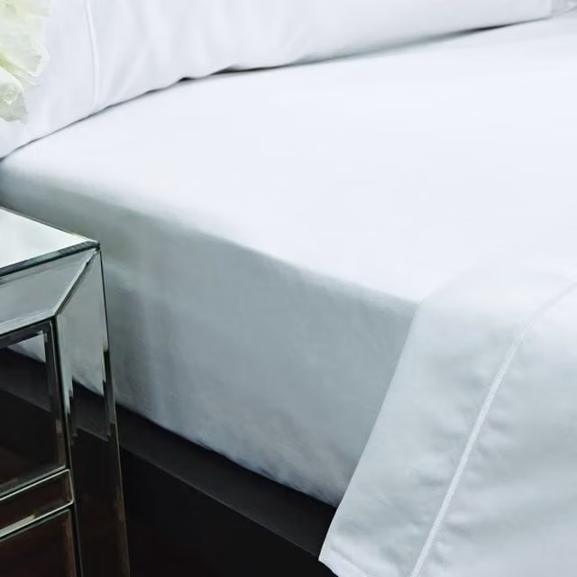 Bianca Luxury 800 Thread Count Cotton Sateen Fitted Sheet, White, W/D/H: 140 x 200 cm – 1