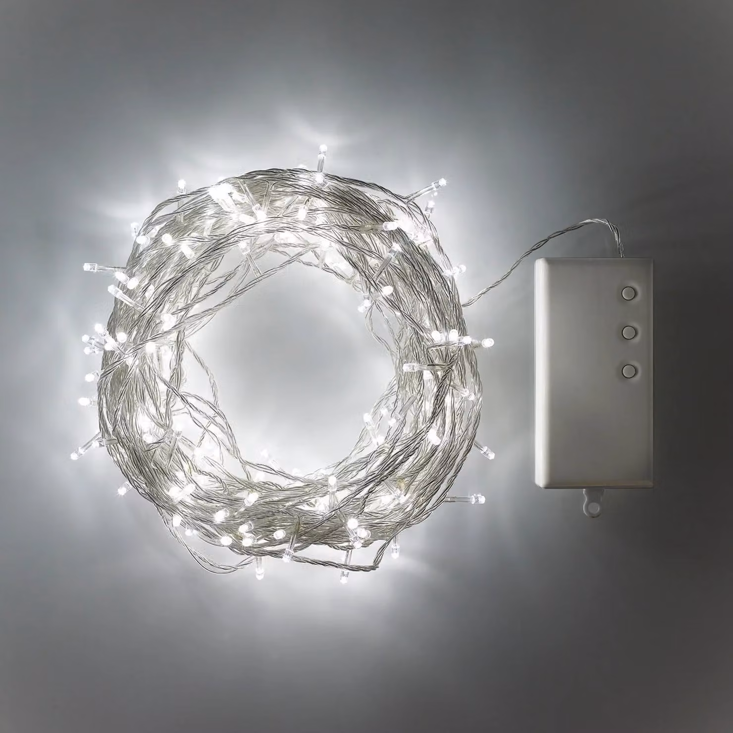 Lights4fun 200 White LED Outdoor Battery Fairy Lights on Transparent Cable with Timer