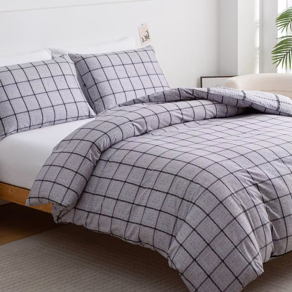 Pamposh Reversible Microfibre Duvet Cover and Pillowcase Set in Grey and Black – 3