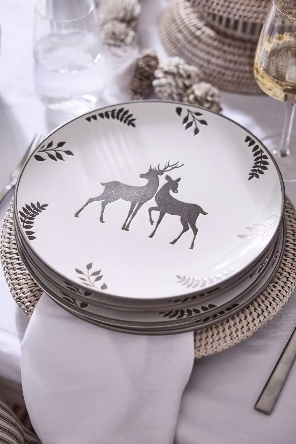 Dibor 18 Piece Grey and White Ceramic Reindeer Christmas Dinner Service Set – 4