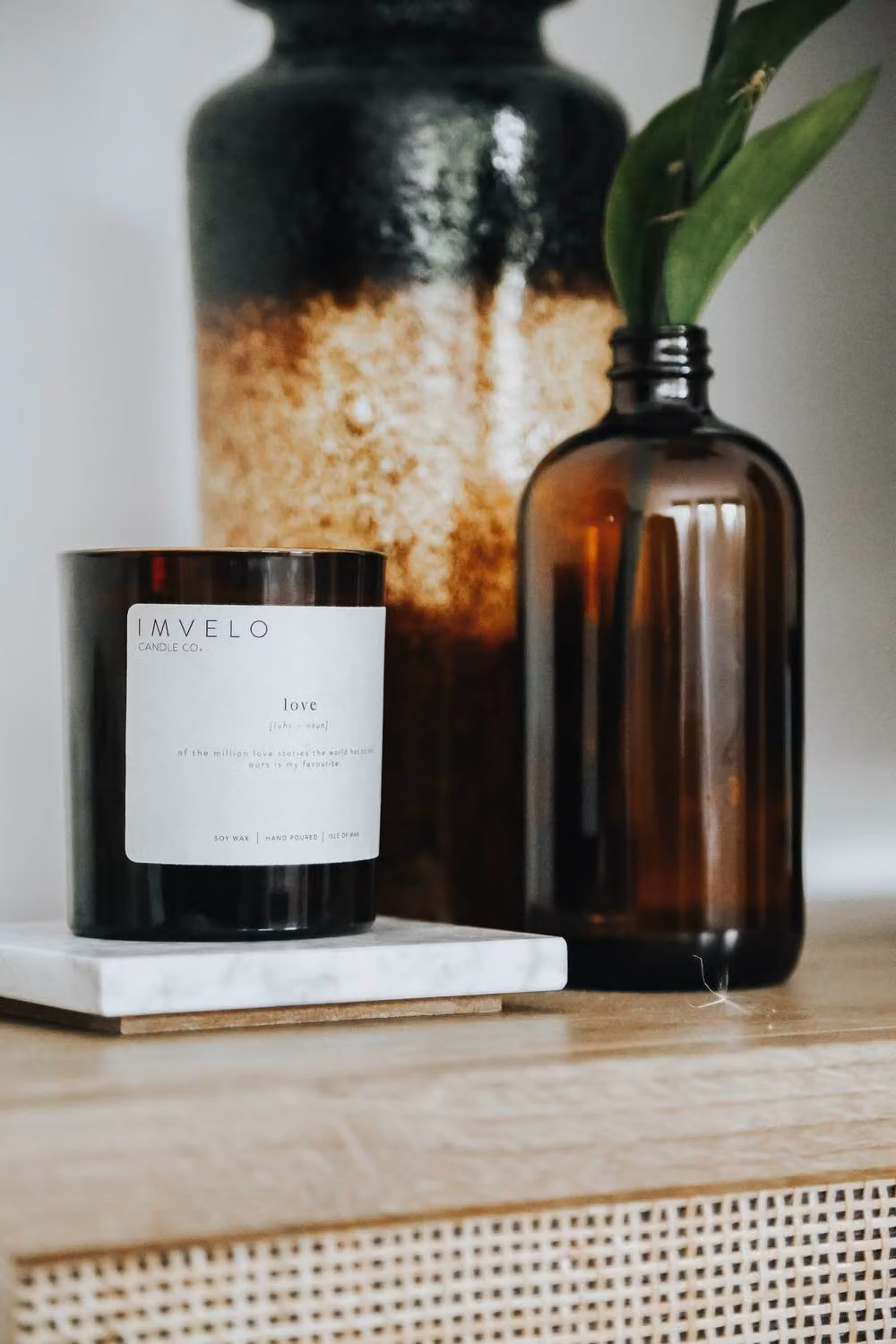 Imvelo Candle Co Definition Love Candle in Amber with Woodsmoke and Leather Scent – 2