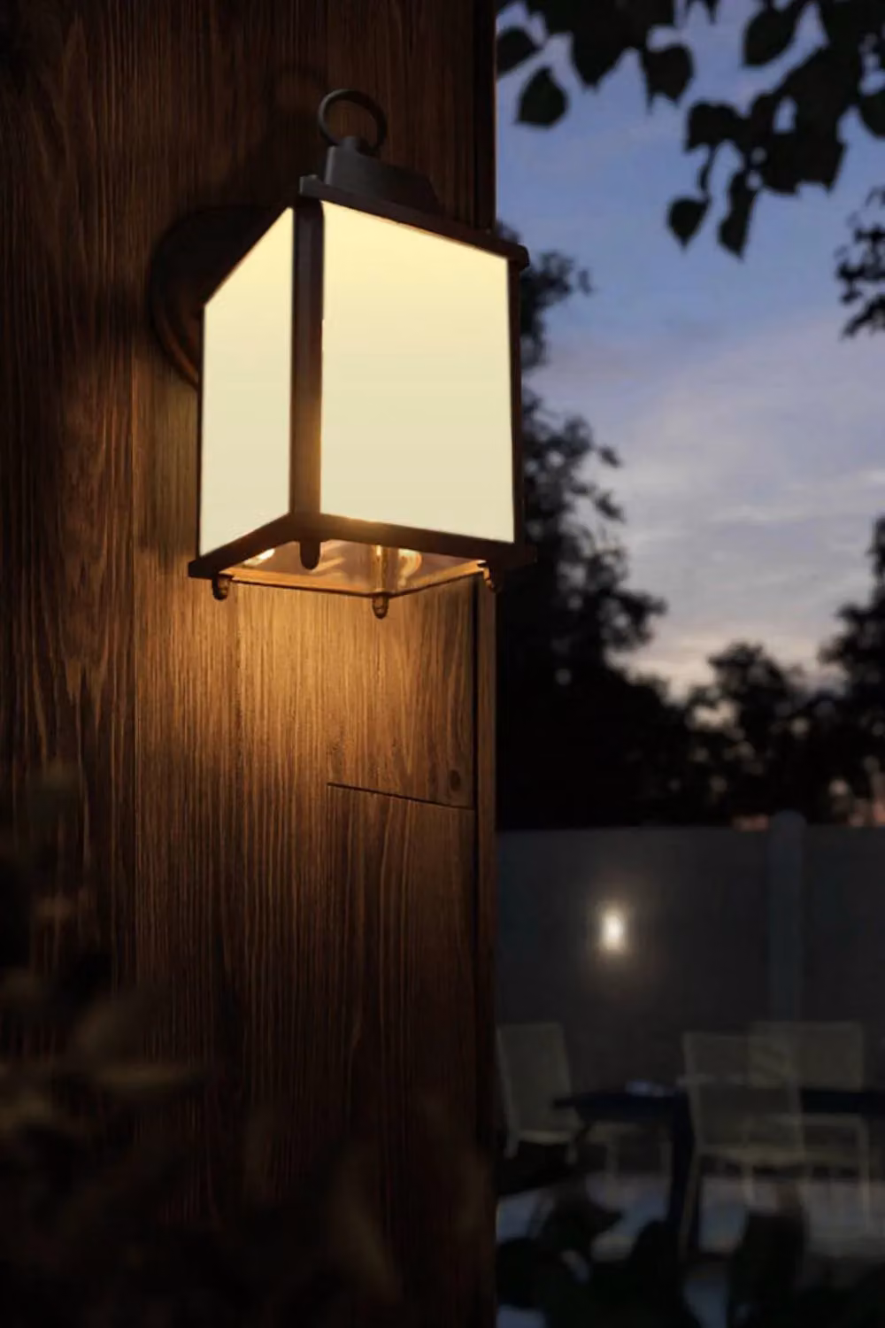 Living and Home Black Metal and Glass E27 Outdoor Waterproof Wall Lantern – 3