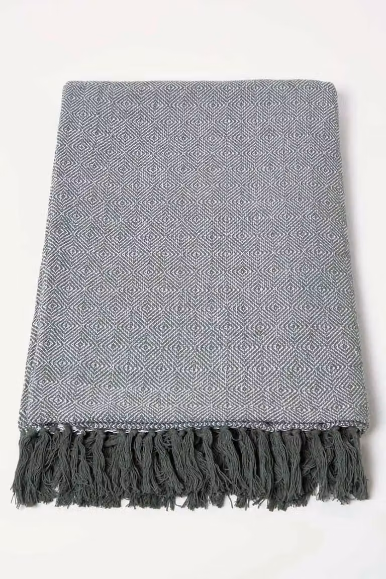 Homescapes Malda Green Cotton Woven Throw with Tassels, W/D/H: 150 x 200 cm
