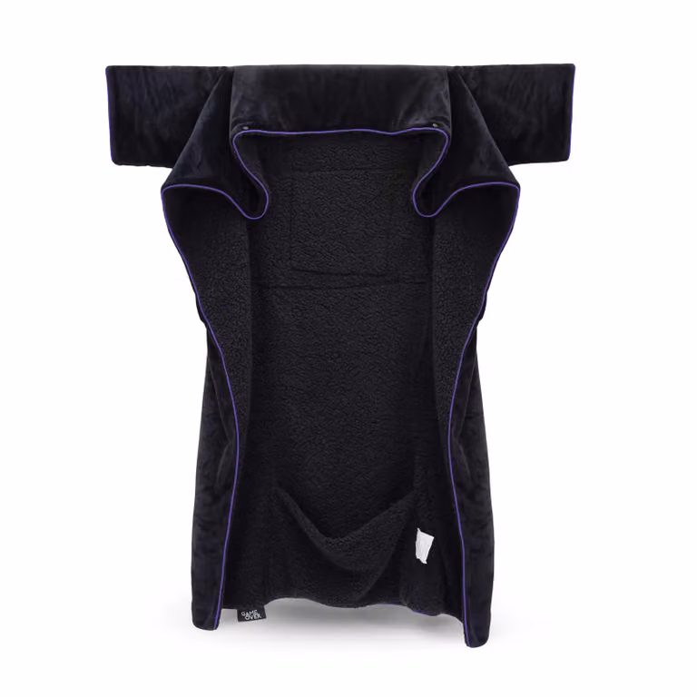 Game Over Store Dragon Skin Soft Fleece Gaming Blanket with Sleeves, Black, W/D/H: 170 x 120 x 120 cm