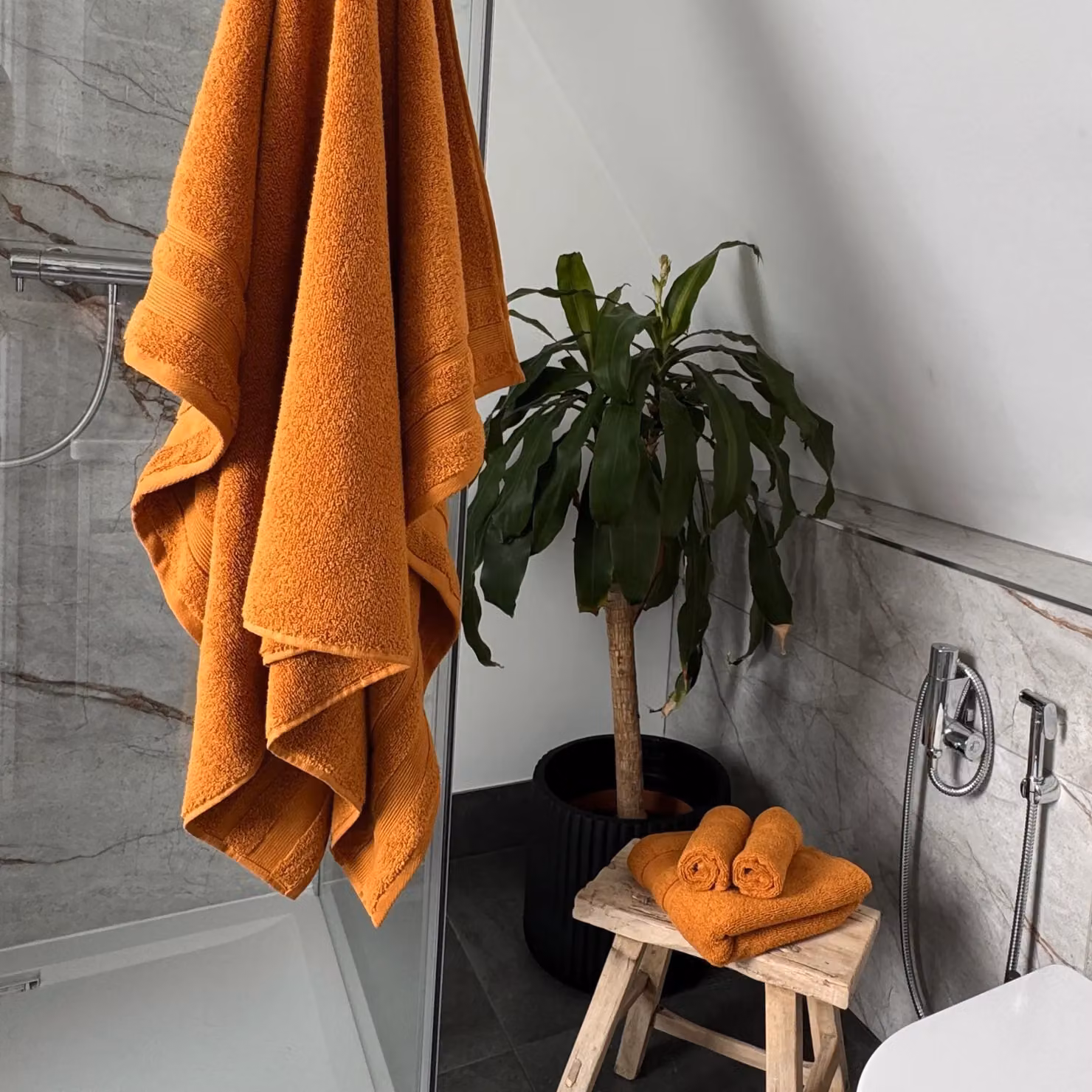 Allure Bath Fashions Pack of 2 Fluffy Cotton Hand Towels with Border in Orange Brown, W/H: 50 x 85 cm – 2