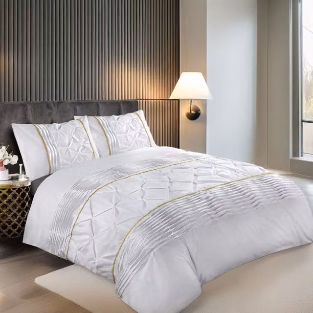 Snug City Modern Pintuck Border Pleated Duvet Cover and Pillowcase Set in White, Single (90 x 200 cm)