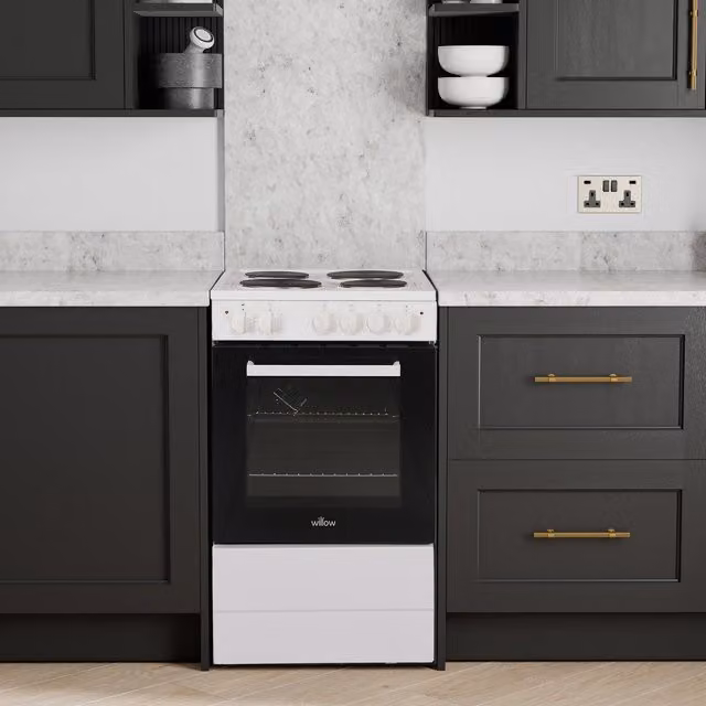 Willow 62L Freestanding Electric Cooker with Solid Plate and Grill in White