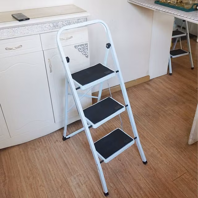Gr8 Home 3 Step Folding Metal Step Ladder, White, Height: 101.5 cm