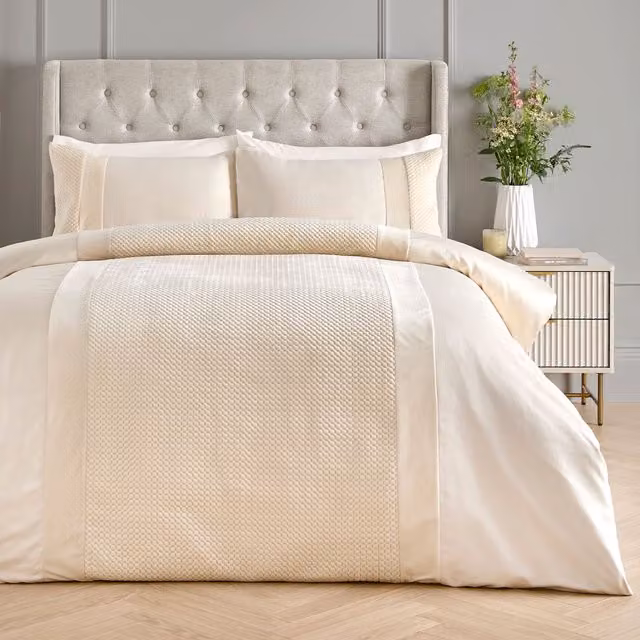 Soiree Iras Textured Pinsonic Reversible Duvet Cover Bedding Set in Natural Beige and Sand