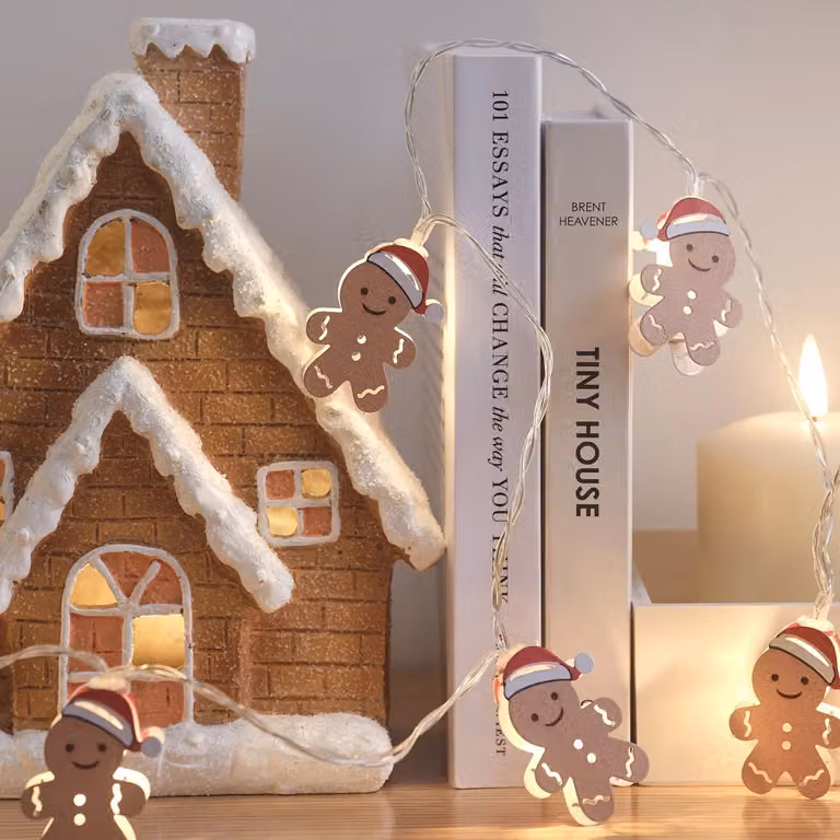 Lights4fun Gingerbread House and Multicolour Fairy Lights Bundle