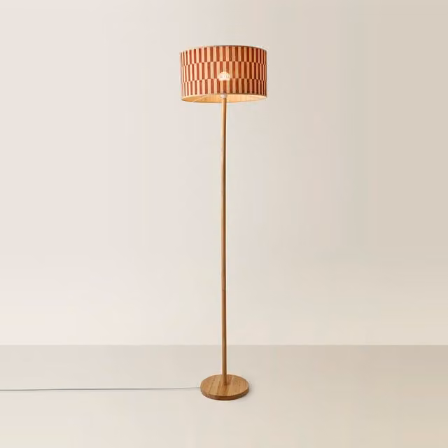 ValueLights Heather Dark Wood Floor Lamp with Checkerboard Bamboo Shade in Brown and Orange