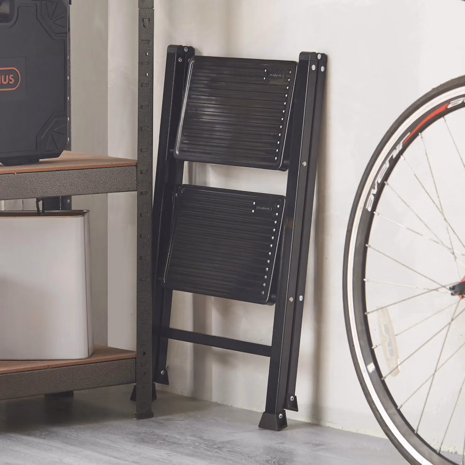 VonHaus Slim 2 Step Ladder in Black – 5