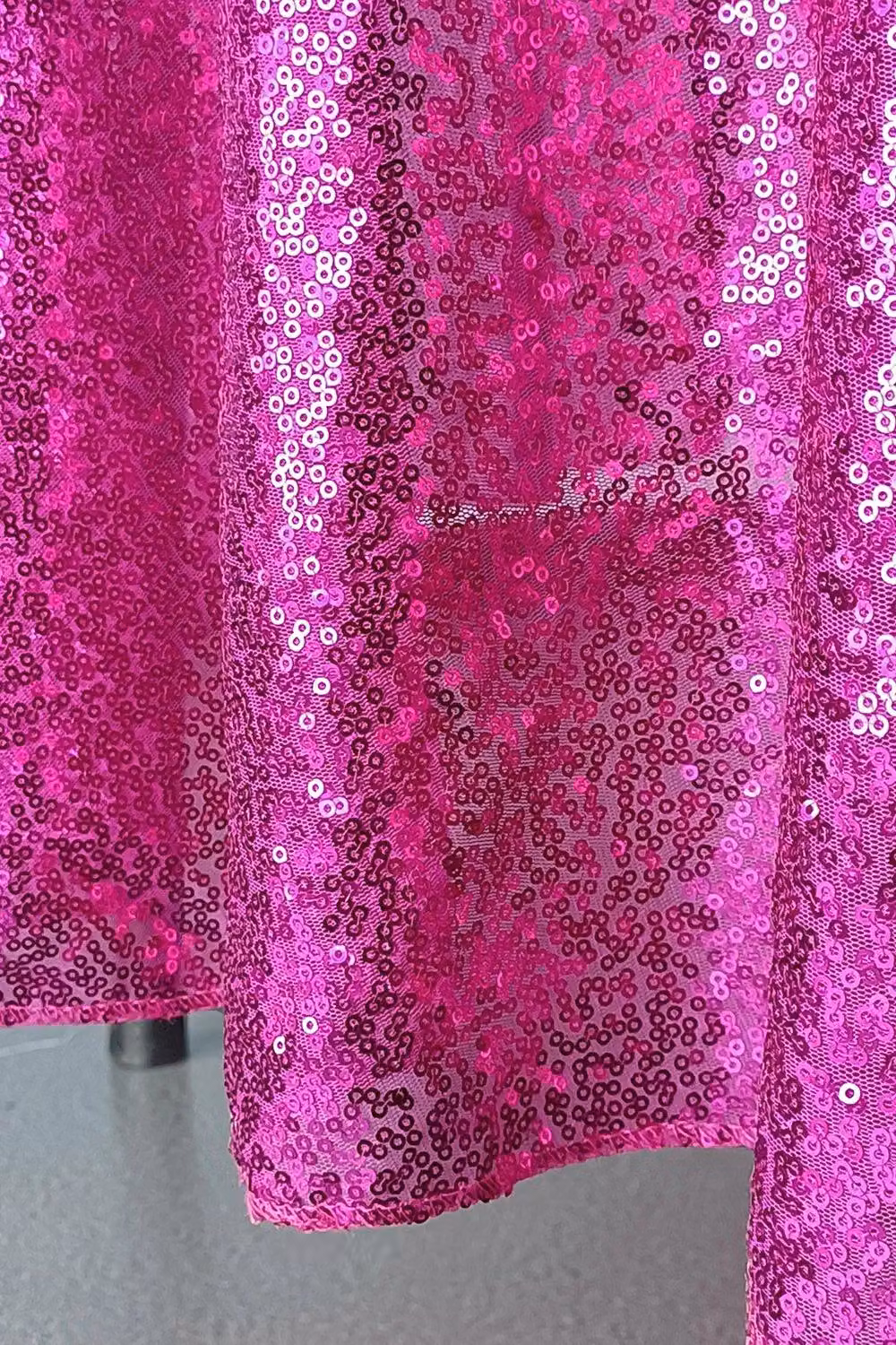 Neel Blue 70 Inch Round Sequin Tablecloth in Fuchsia – 2