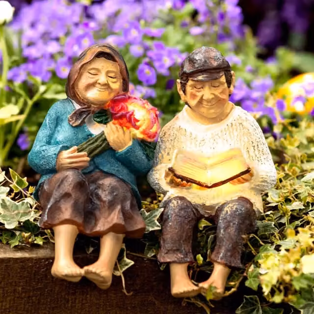 Garden Mile Grandparents Solar Ceramic Garden Ornaments in Multi Colour