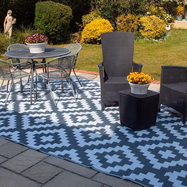 Valiant Grey Geometric Outdoor Rug for Garden and Terrace, W: 274 cm
