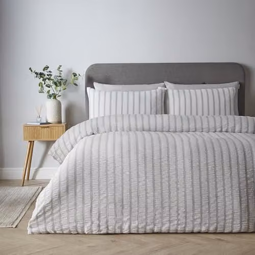 Catherine Lansfield So Soft Seersucker Stripe Duvet Cover and Pillowcase Set, Grey, W/D/H: 180 x 200 cm