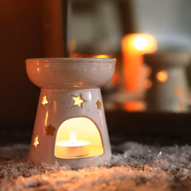 Lisa Angel White Ceramic Tabletop Wax Melt Burner for Tealights – 1