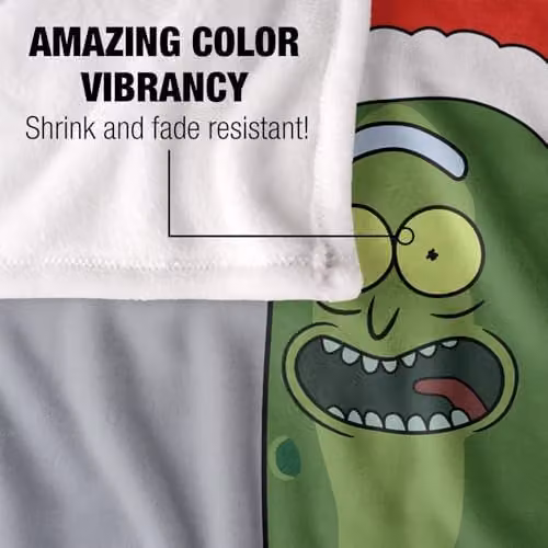 Warner Bros. Rick and Morty Merry Rickmas with Pickle Rick Super Soft Fleece Throw Blanket, Multicolour, W: 152 cm, D: 127 cm – 3