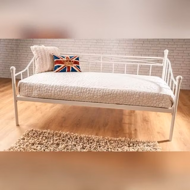 Comfy Living Ltd Metal Daybed in White, W/D/H: 90 x 200 cm