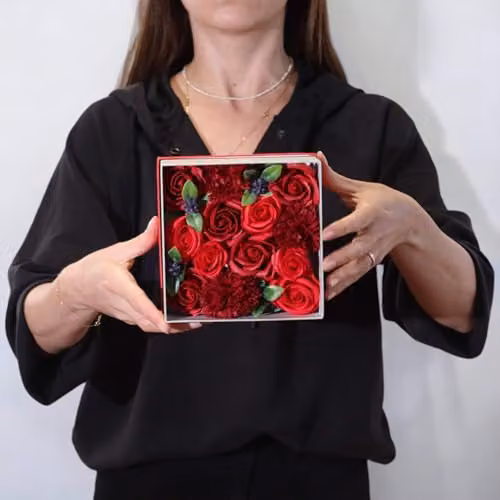Serenityy Classic Red Soap Rose Floral Gift Box – 3