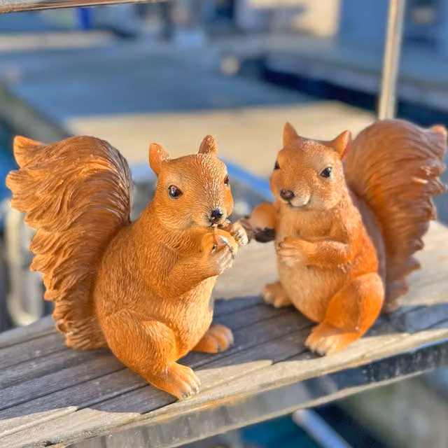 Farmwood Pair of Realistic Red Squirrel Garden Animal Ornaments, Brown