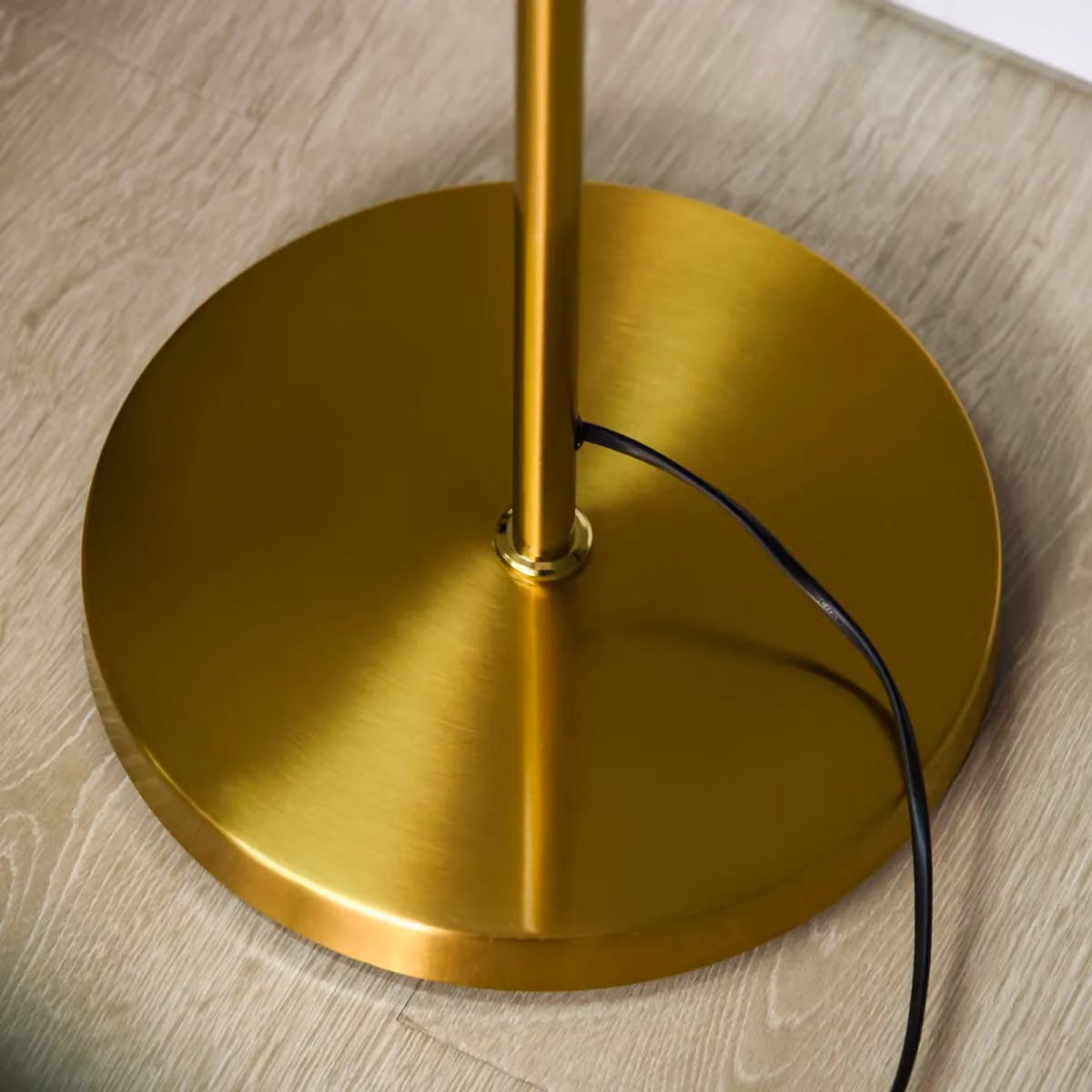 HOMCOM Modern 3-Light Tree Floor Lamp with White Glass Spheres in Gold/Brass – 5